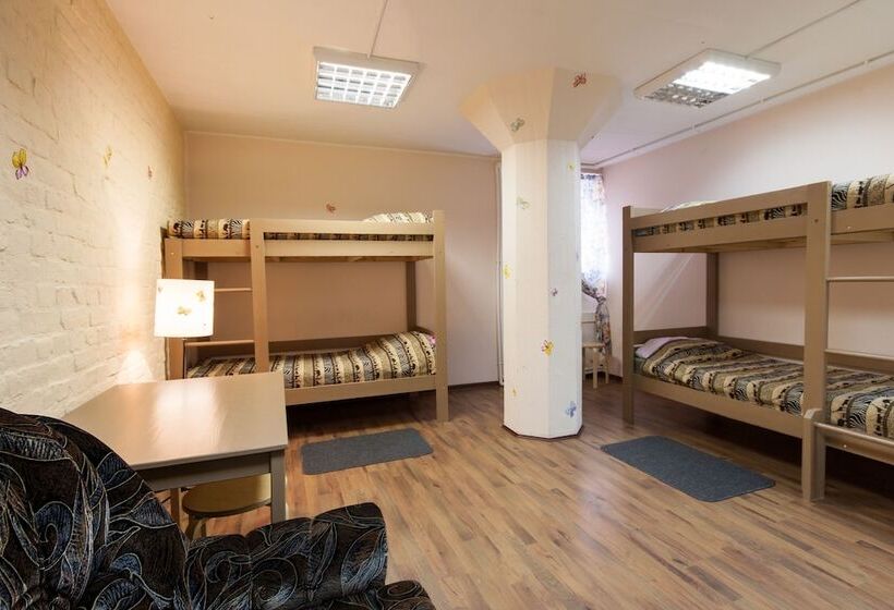 تختخواب در اتاق مشترک, Vyborghostel