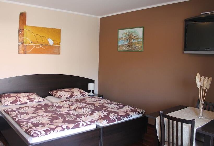 Студио Superior Вид на Море, Apartments Logos