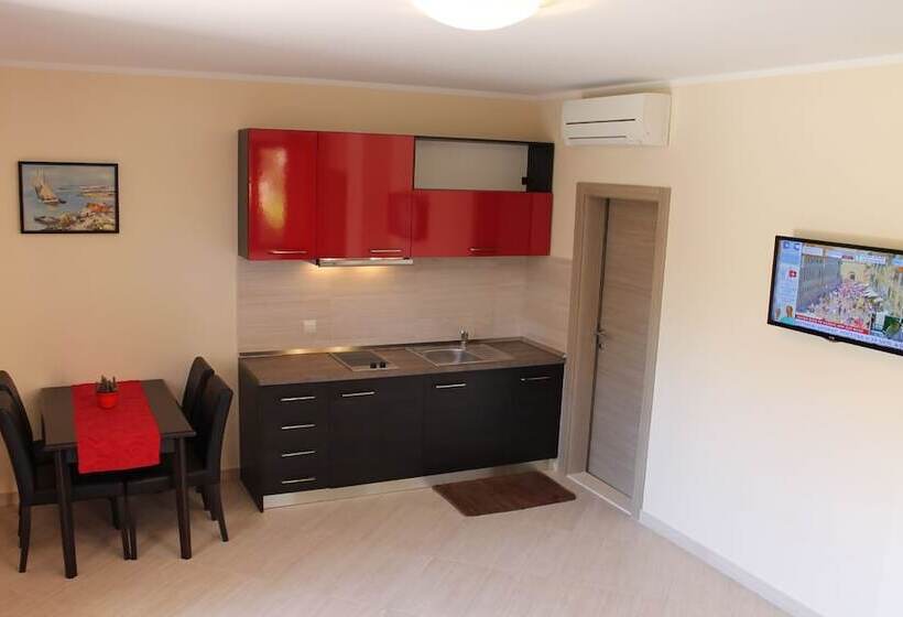 Апартаменты премиум класса с 1 спальней и видом на море, Apartments Logos