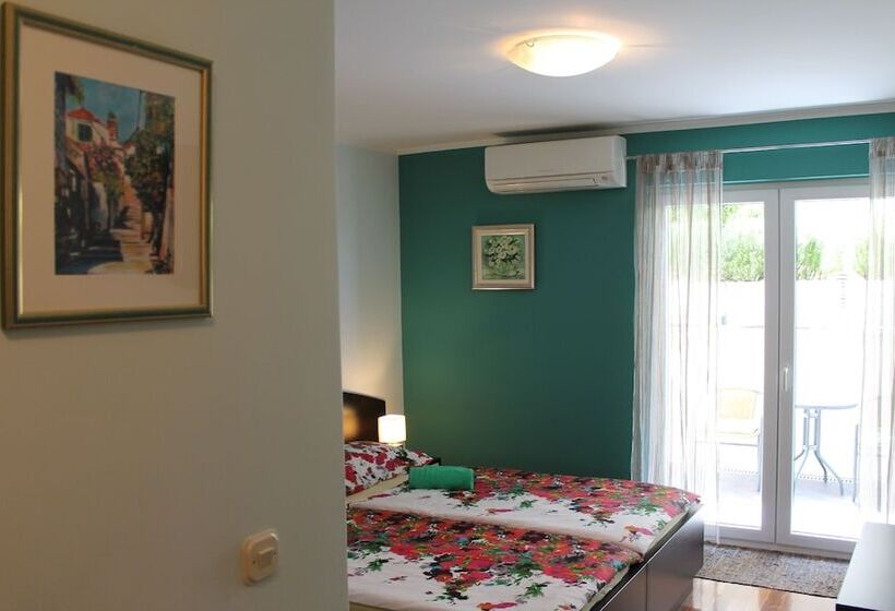 Студио Стандарт Вид на Сад, Apartments Logos