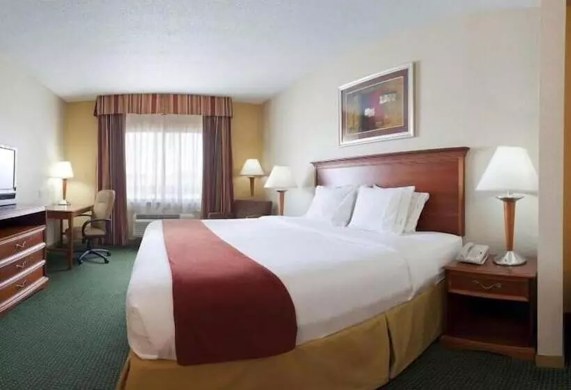 身障者適用スイートルーム, Holiday Inn Express Hotel And Suites Valparaiso, An Ihg