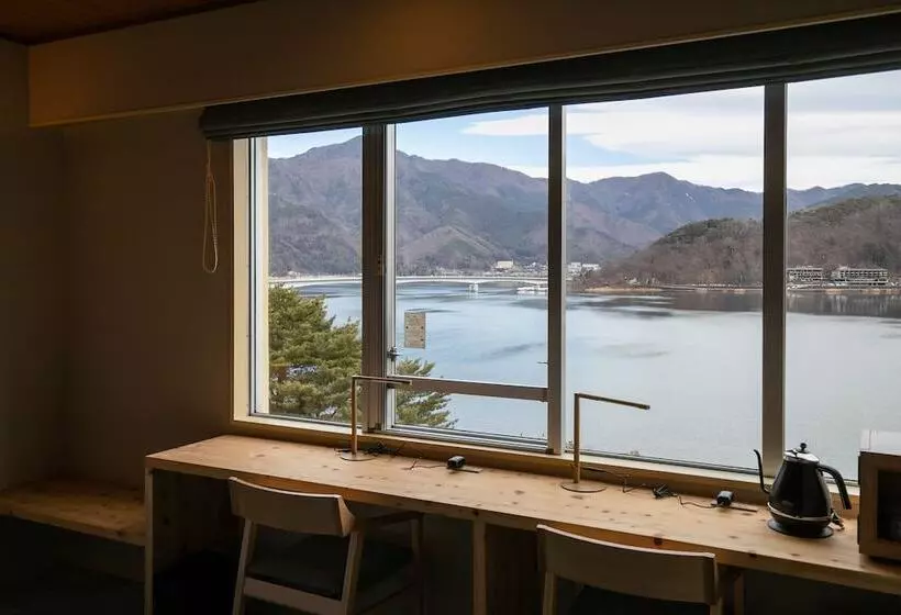 اتاق استاندارد با چشمانداز دریاچه, Fuji Lake