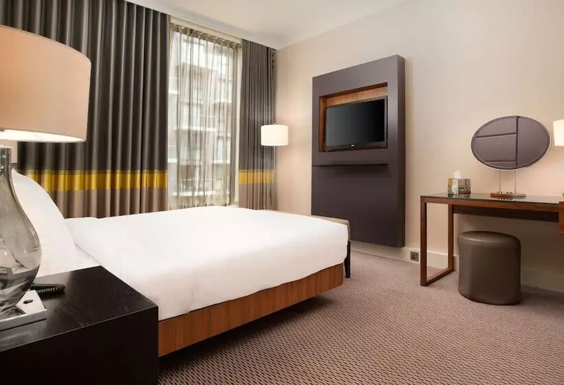 Sviitti, Hilton London Wembley