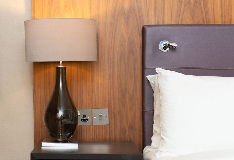 Номер Executive, Hilton London Wembley
