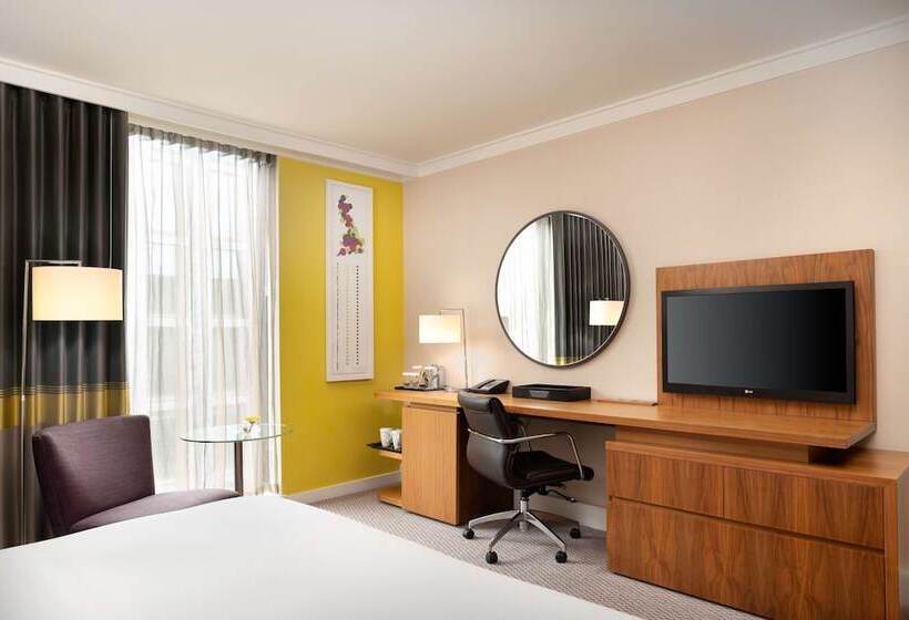 Номер Executive, Hilton London Wembley