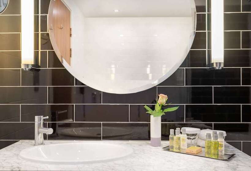 Люкс, Hilton London Wembley