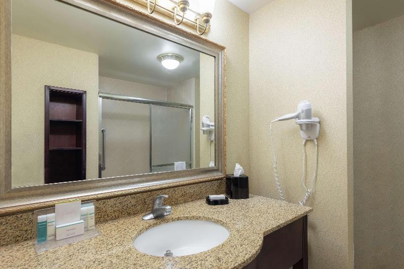 Люкс, Hilton London Wembley