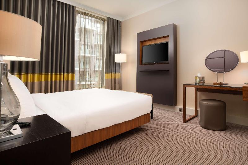 Люкс, Hilton London Wembley