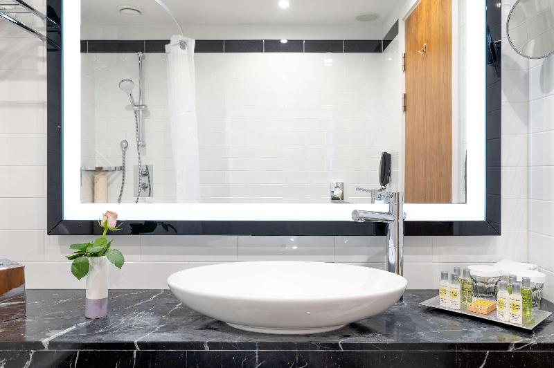 Номер Deluxe Кровать Кинг, Hilton London Wembley