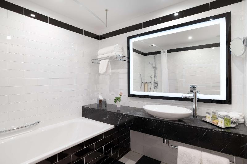 Номер Deluxe Кровать Кинг, Hilton London Wembley