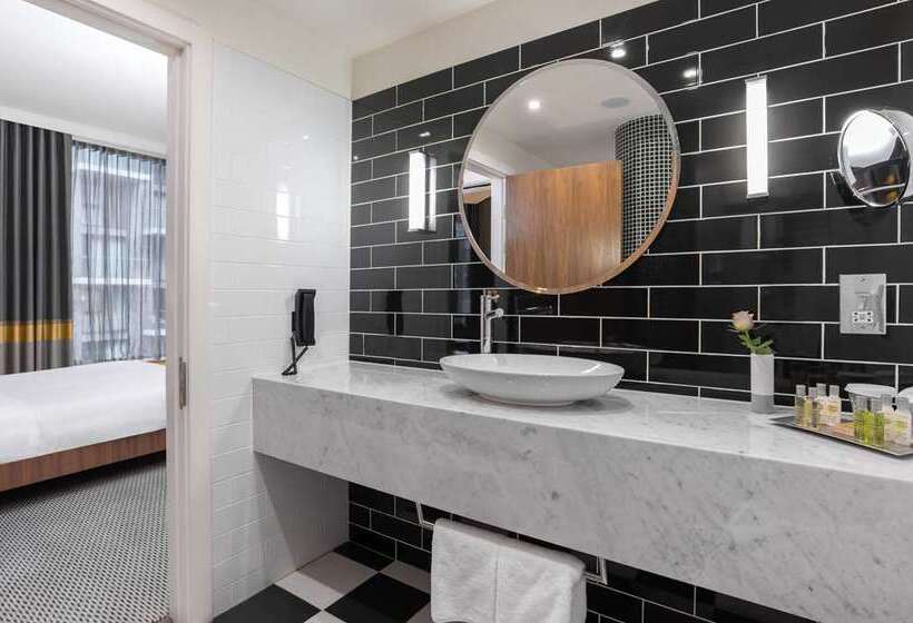 Стандартный Номер Кровать Кинг, Hilton London Wembley