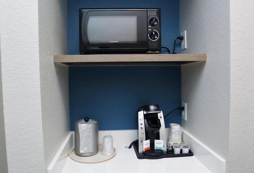 إستوديو قياسى, Holiday Inn Express Baton Rouge North, An Ihg