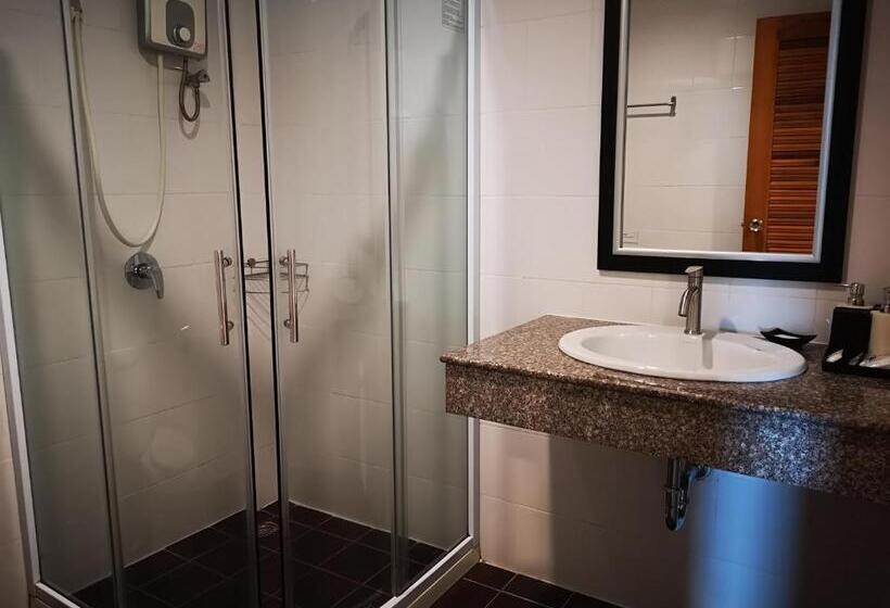 Quarto Deluxe Vista Mar Lateral, Seven Seas