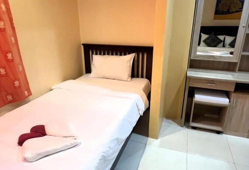 Quarto Familiar, Seven Seas