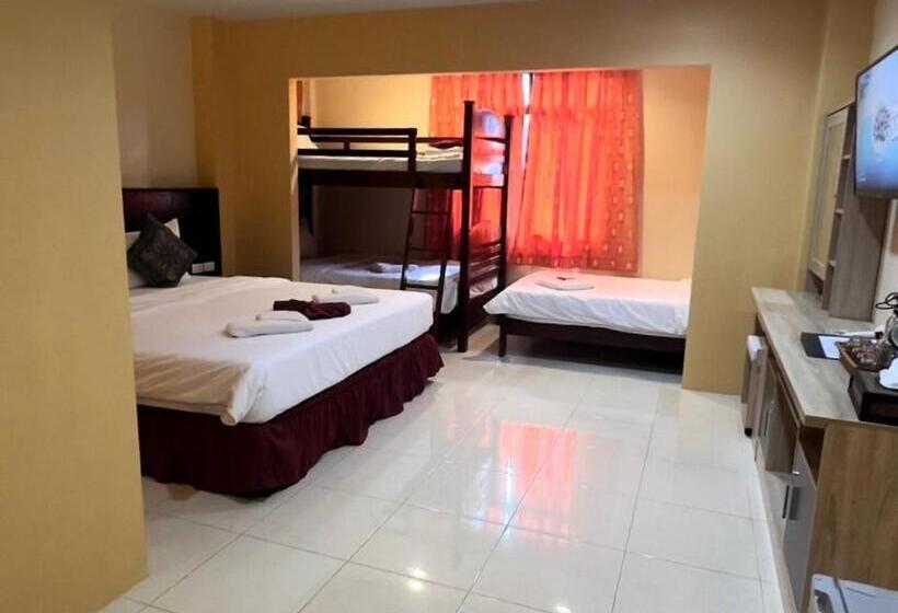 Quarto Familiar, Seven Seas