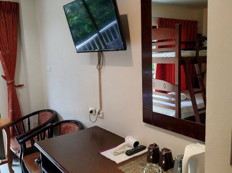 Quarto Deluxe Vista Piscina, Seven Seas