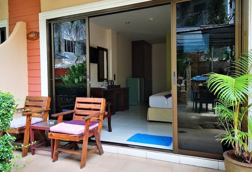 Quarto Deluxe Vista Piscina, Seven Seas