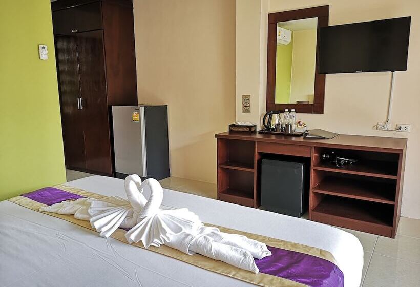 Quarto Deluxe Vista Piscina, Seven Seas