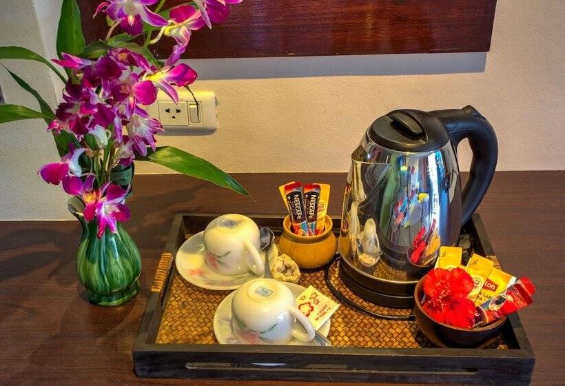 Quarto standard vista piscina, Seven Seas