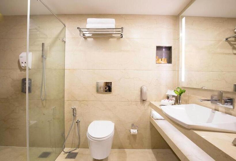 Люкс Клуб, The Residency Towers Coimbatore