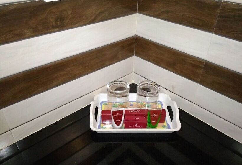 اتاق رویال, The Royal Comfort