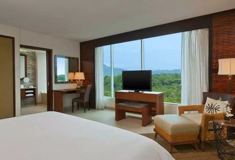 اتاق لوکس با تخت بزرگ, The Westin Playa Bonita Panama