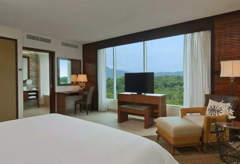 اتاق لوکس با چشم‌انداز باغ, The Westin Playa Bonita Panama