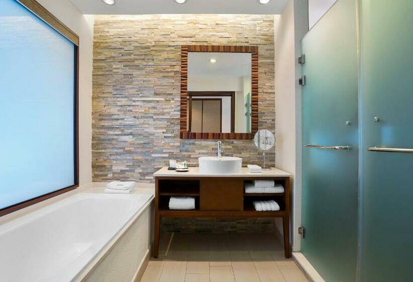 带大床的行政房间, The Westin Playa Bonita Panama