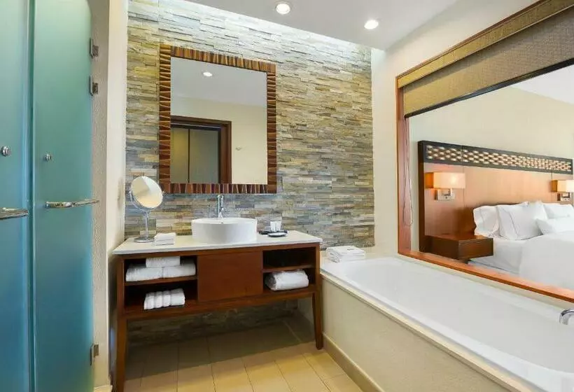 اتاق اجرایی با تخت بزرگ, The Westin Playa Bonita Panama