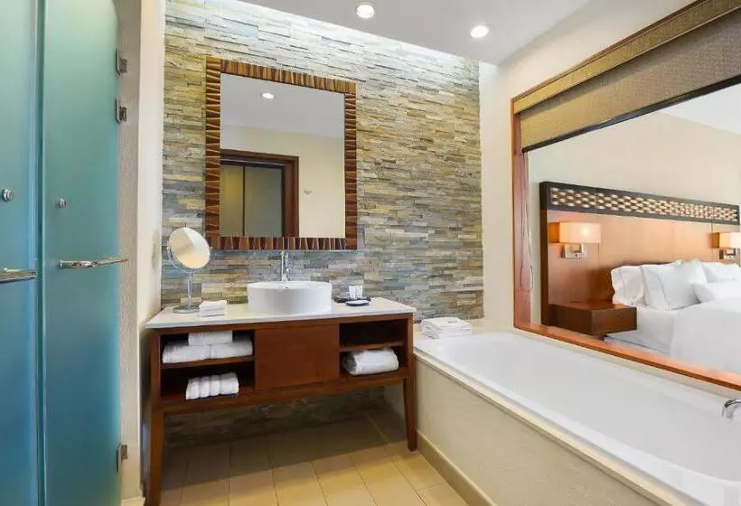 اتاق لوکس با چشم‌انداز باغ, The Westin Playa Bonita Panama