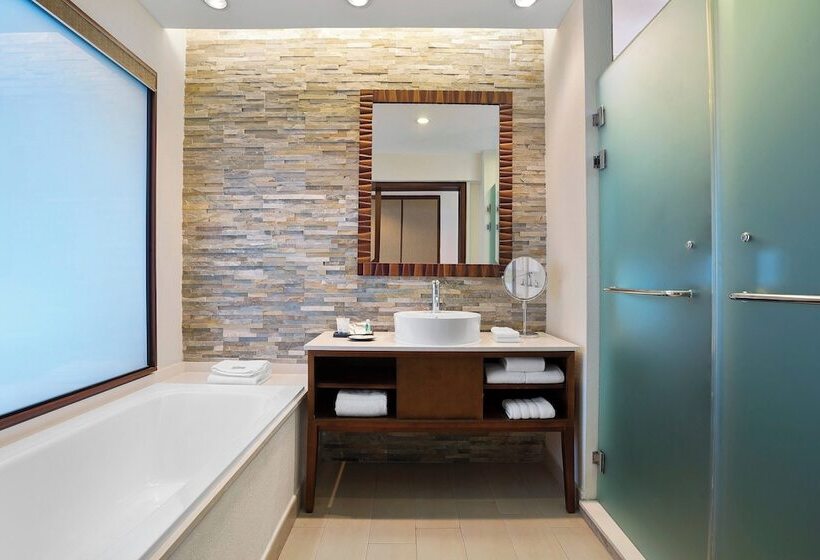 Номер Deluxe Вид на Море с Балконом, The Westin Playa Bonita Panama