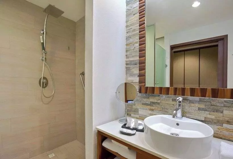 اتاق لوکس با بالکن و چشم‌انداز دریا, The Westin Playa Bonita Panama