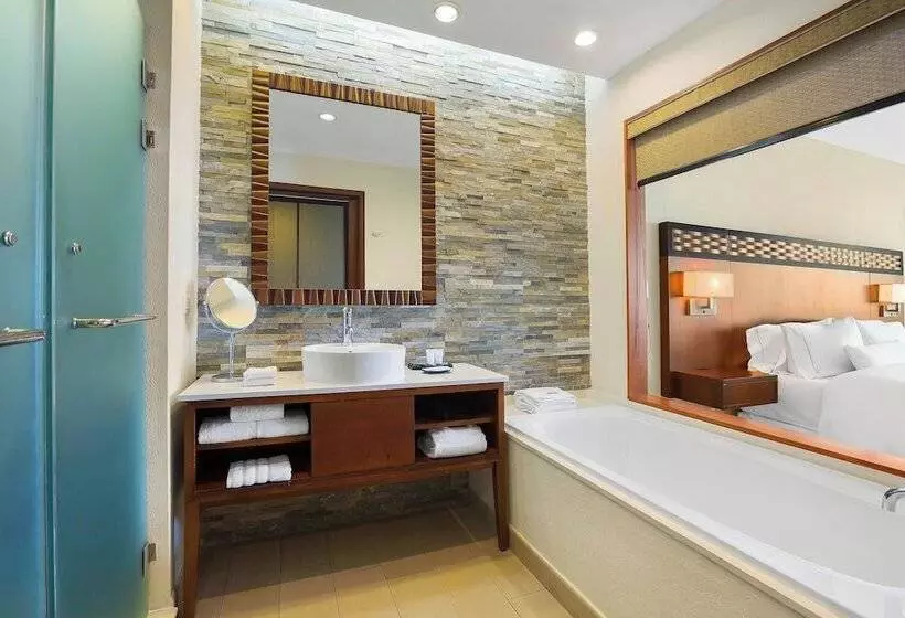 اتاق لوکس با بالکن و چشم‌انداز دریا, The Westin Playa Bonita Panama