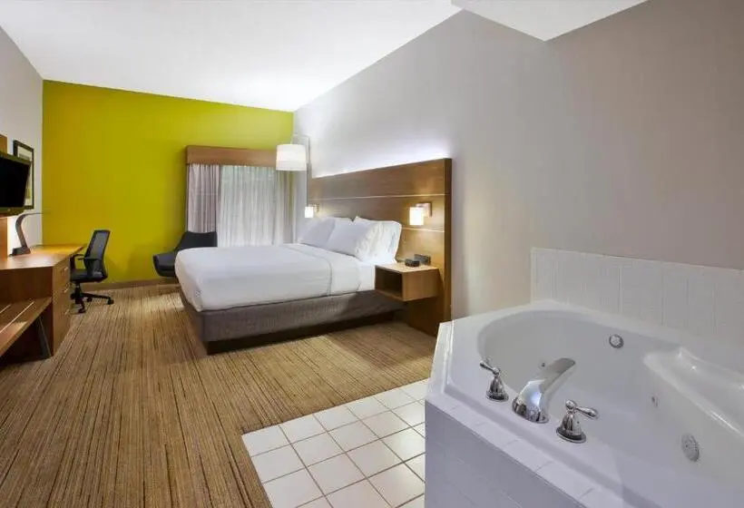 身障者適用スイートルーム, Holiday Inn Express Hotel & Suites Cincinnati Northeast Milford, An Ihg