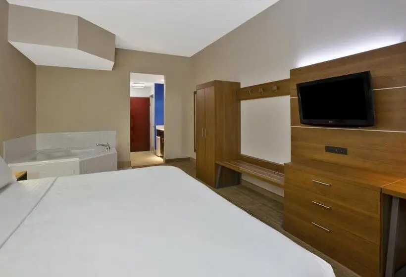 身障者適用スイートルーム, Holiday Inn Express Hotel & Suites Cincinnati Northeast Milford, An Ihg