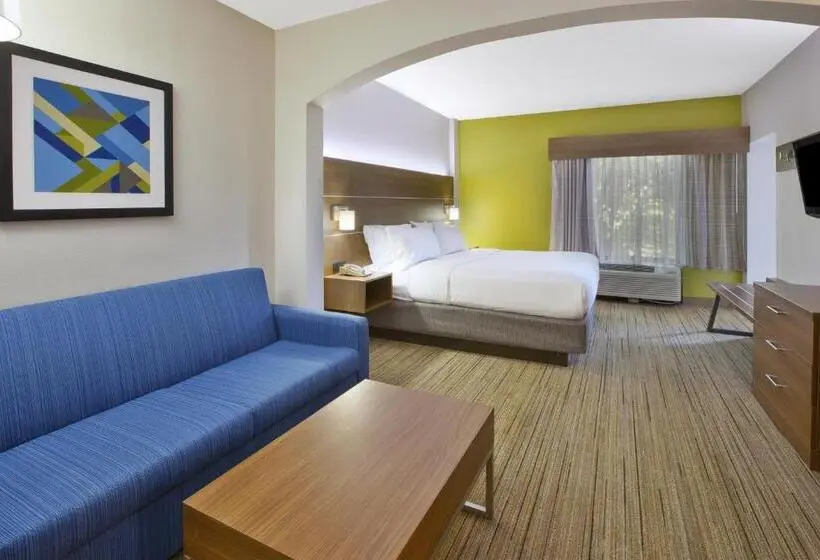 キングサイズベッドのスイートルーム, Holiday Inn Express Hotel & Suites Cincinnati Northeast Milford, An Ihg