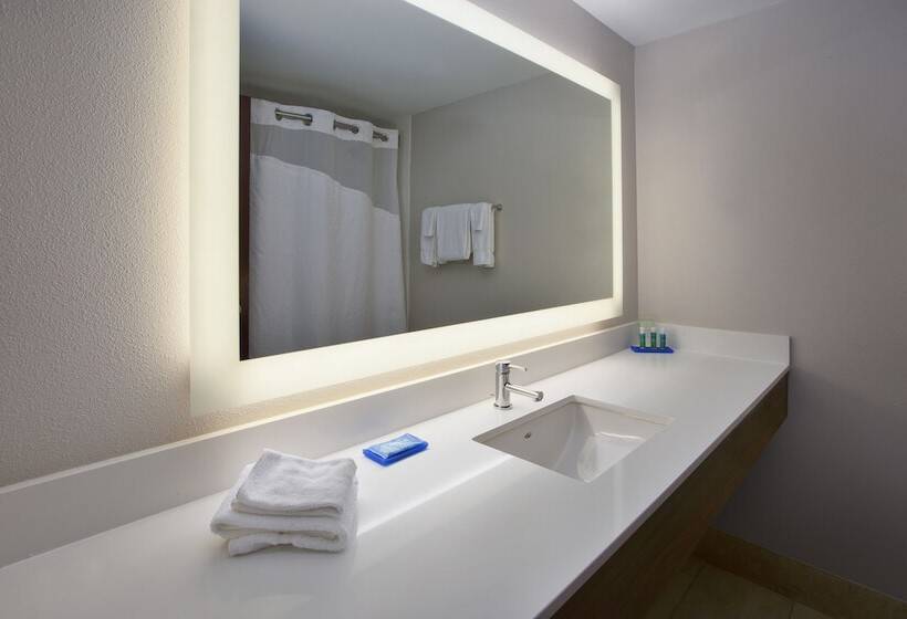 스탠다드 룸, Holiday Inn Express Hotel & Suites Cincinnati Northeast Milford, An Ihg