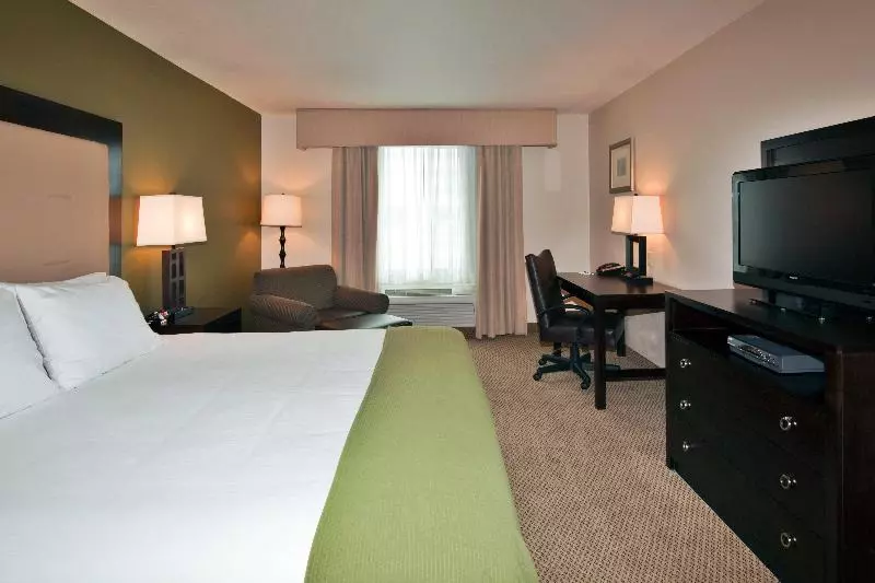 身障者適用キングサイズベッドルーム, Holiday Inn Express & Suites Dewitt   Syracuse, An Ihg