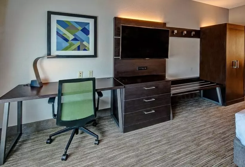 身障者適用スイートルーム, Holiday Inn Express Hotel & Suites Jackson Northeast, An Ihg