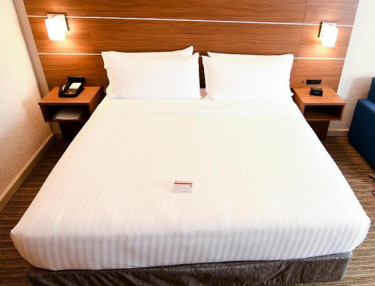 Номер Superior, Holiday Inn Express Hotel & Suites Port Clinton Catawba Island, An Ihg