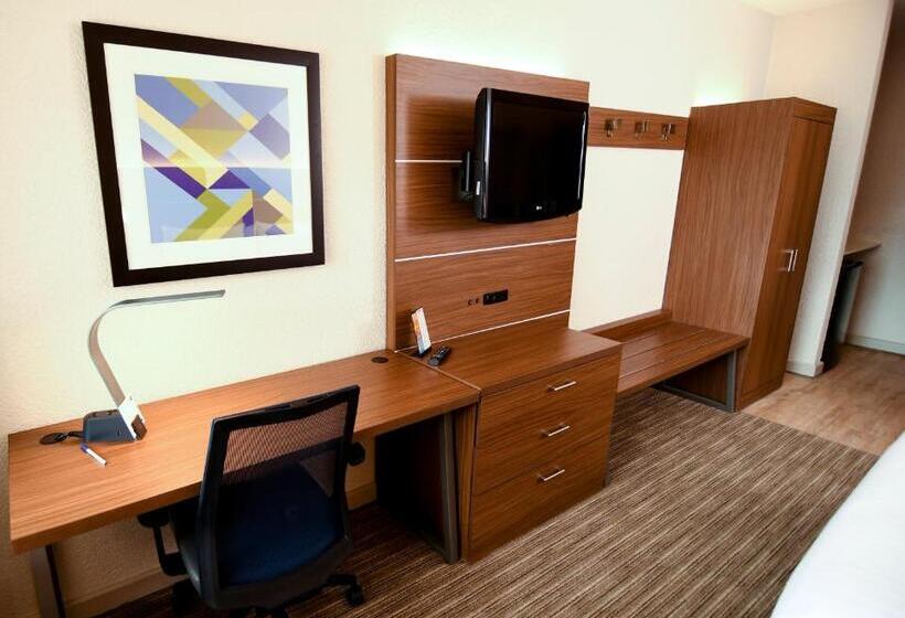 Номер Superior, Holiday Inn Express Hotel & Suites Port Clinton Catawba Island, An Ihg