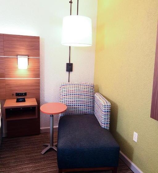 Номер Superior, Holiday Inn Express Hotel & Suites Port Clinton Catawba Island, An Ihg