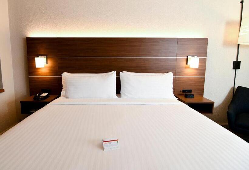 Люкс Кровать Кинг, Holiday Inn Express Hotel & Suites Port Clinton Catawba Island, An Ihg