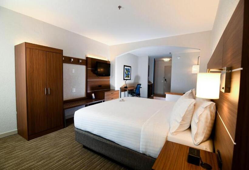 Люкс Кровать Кинг, Holiday Inn Express Hotel & Suites Port Clinton Catawba Island, An Ihg