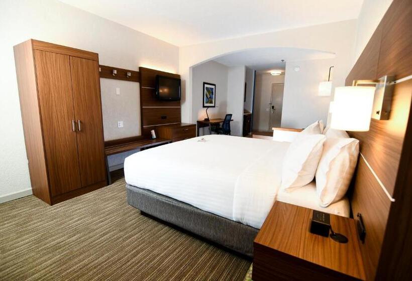 Люкс Кровать Кинг, Holiday Inn Express Hotel & Suites Port Clinton Catawba Island, An Ihg