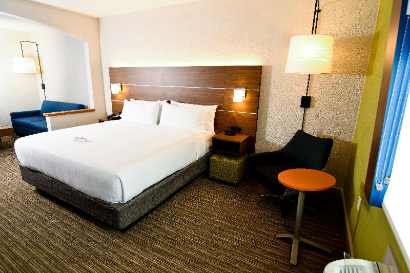 Люкс Кровать Кинг, Holiday Inn Express Hotel & Suites Port Clinton Catawba Island, An Ihg