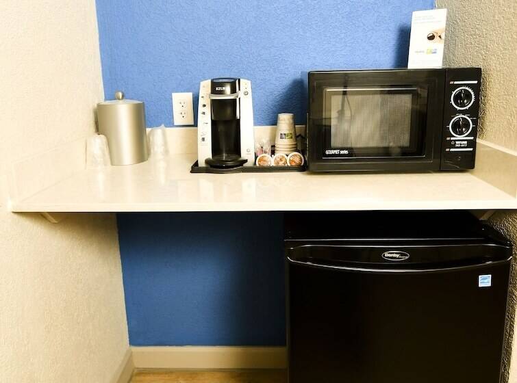 Номер Стандарт, Holiday Inn Express Hotel & Suites Port Clinton Catawba Island, An Ihg