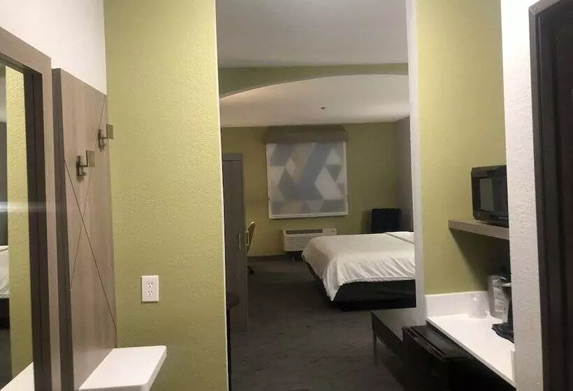 スイート, Holiday Inn Express Hotel & Suites Woodward Hwy 270, An Ihg