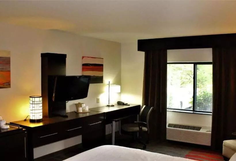 キングサイズベッドのスイートルーム, Holiday Inn Express Hotels & Suites Rockingham West, An Ihg