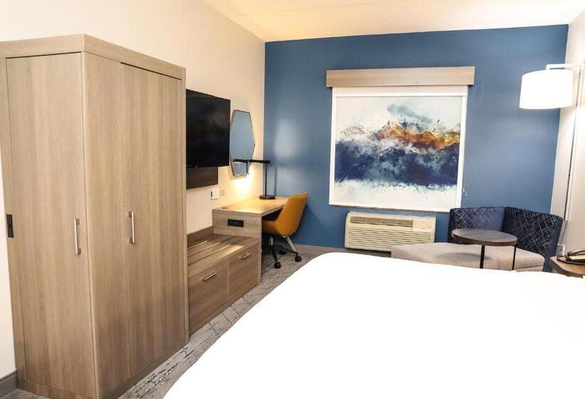 标准间带漩涡浴缸, Holiday Inn Express & Suites Donegal, An Ihg